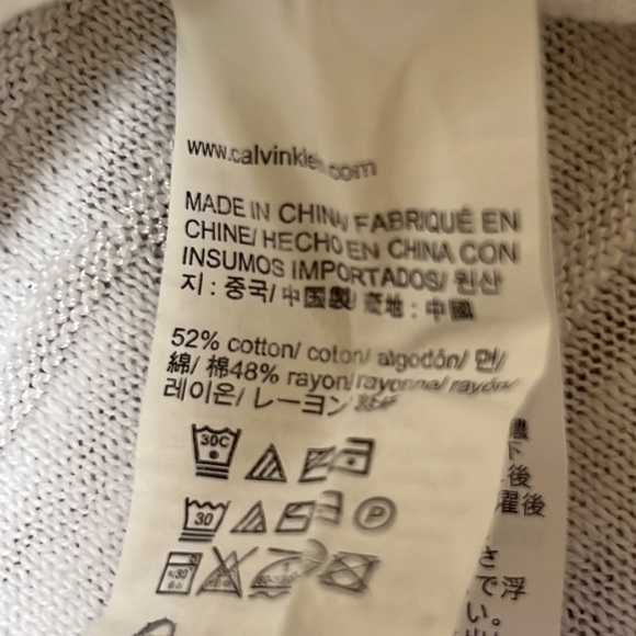 Calvin Klein jeans XL white light weight sweater. - Picture 8 of 8